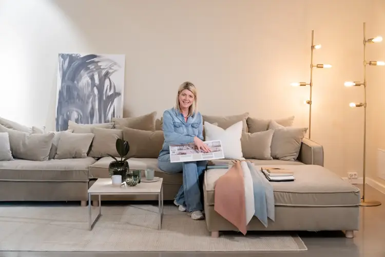 En pust i bakken, en kopp kaffe og en god sofa gjør susen for å ta fatt på ett nytt prosjekt som oppussing eller innredning. La deg inspirere i en sofa hos Bolia, der får du servert en god koppkaffe mens de viser deg alle valgmulighetene.