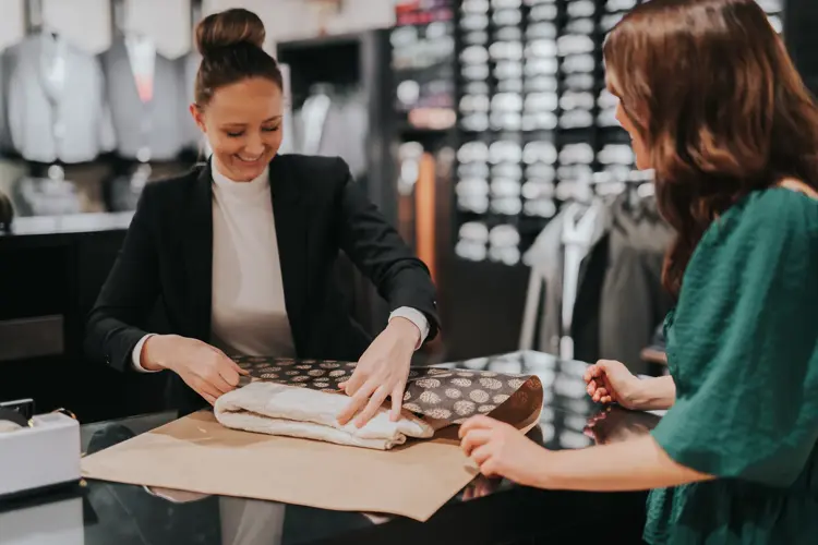 For er det noe butikksjefen på Condor Oasen ikke får nok av, så er det nemlig jul!