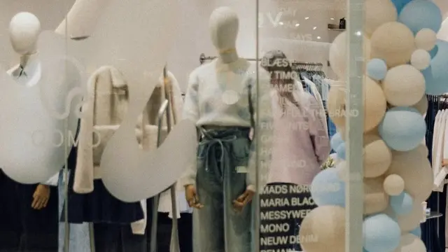 Qomo butikkvindu Sandvika Storsenter