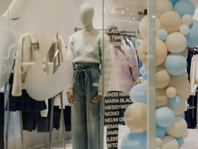 Qomo butikkvindu Sandvika Storsenter