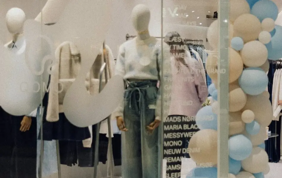 Qomo butikkvindu Sandvika Storsenter