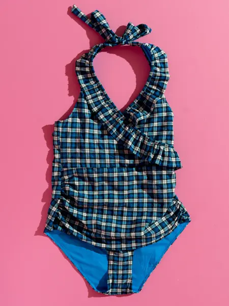 Badetøy i knalle farger til alle kropper sommeren 2022