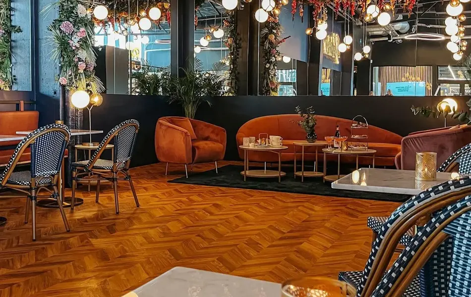 Valaker har blomster i taket