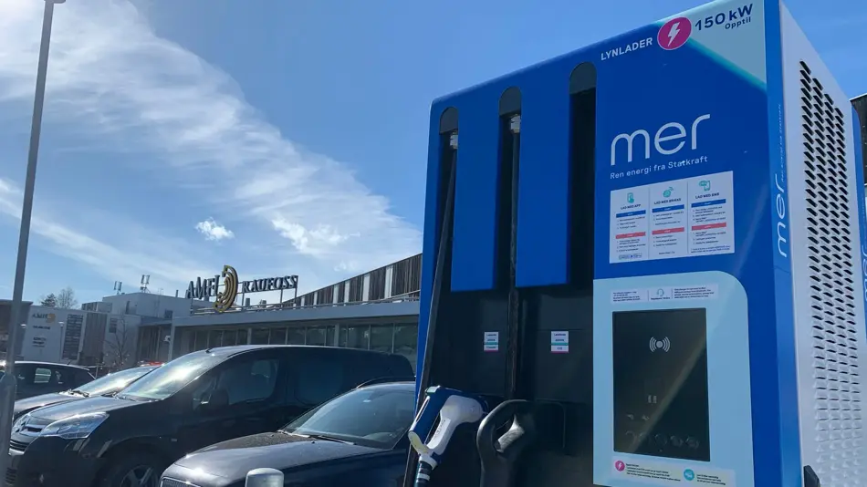 Lynlader for elbil på Amfi Raufoss