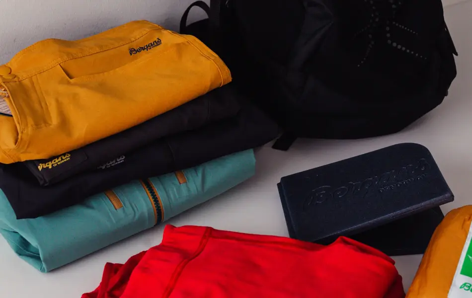 Solbriller, bademote og pakkeliste