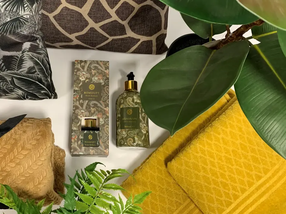 Bilde av interiørartikler og planter