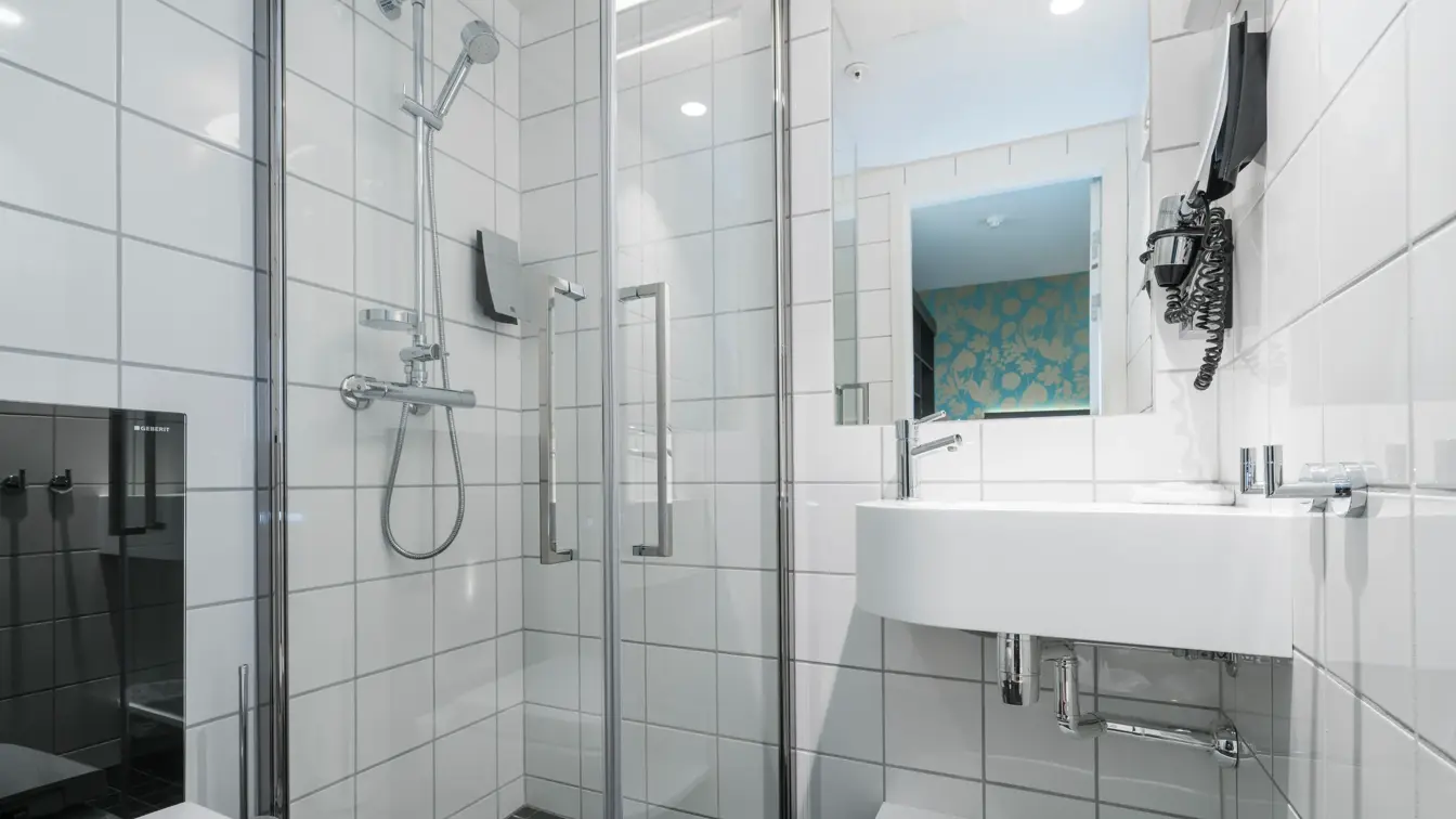 Bad med dusj i enkeltrom på Thon Hotel Nidaros