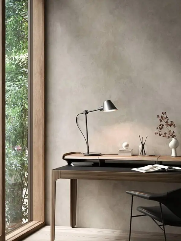 Lampe på et bord