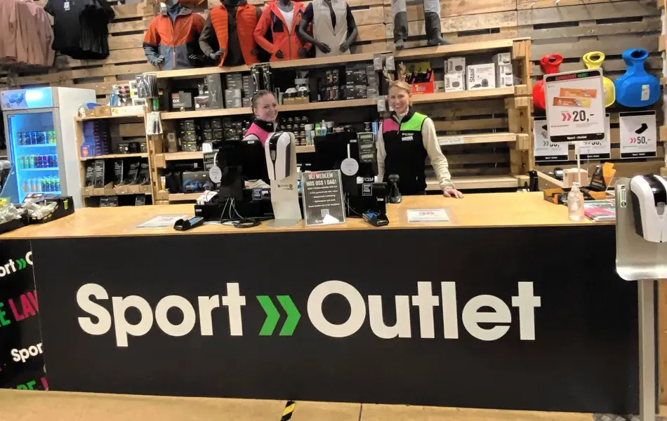 to damer bak en disk