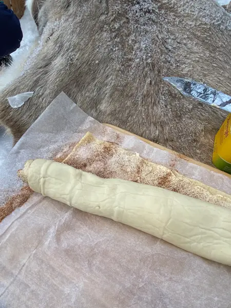 Kanelsnurrer laget av pizzadeig