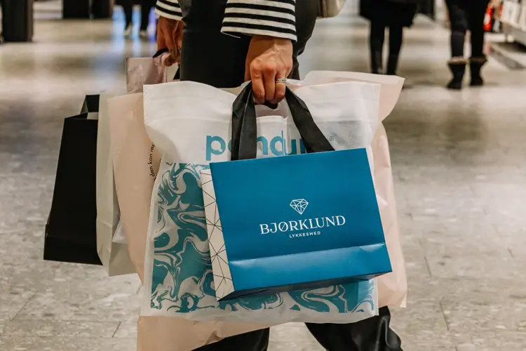 Fredag 29. november er det Black Friday. Det er mange kupp å gjøre, men også fort å gå i salgsfella. Her er noen tips til hvordan du handler smart.