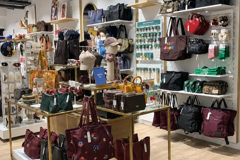 Varer på utstilling i butikken Accessorize