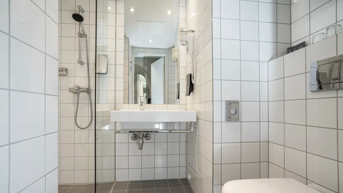 Thon_Hotel_Ullevaal_Stadion_Bathroom_Standard_Room_Double