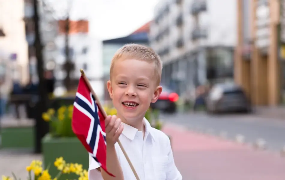 Barnemote 17 mai - inspirerende antrekk til gutt og jente på 17 mai