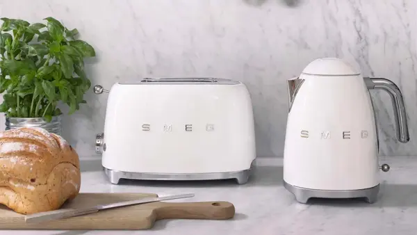 Smeg vannkoker og brødrister 
