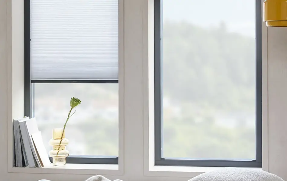 Rullgardin på en stue