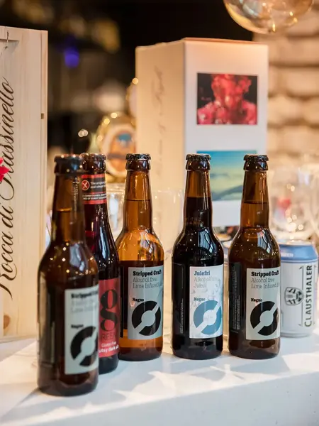 Bilde av flasker med alkoholfritt øl