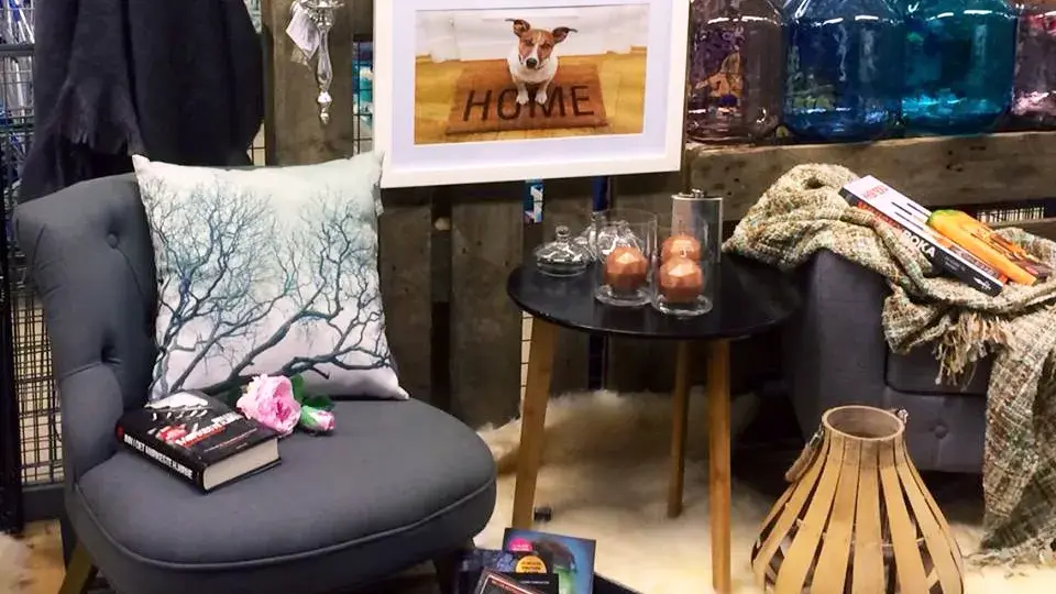 Stoler og bord hos Europris 