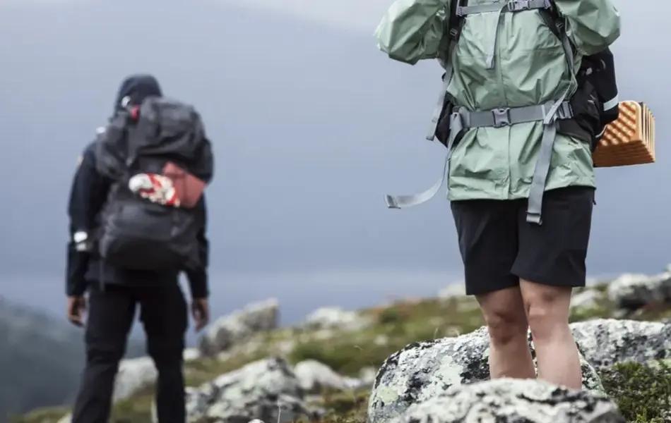 To personer på tur på fjellet