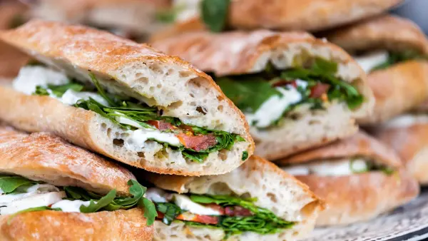Påsmurte italienske baguetter