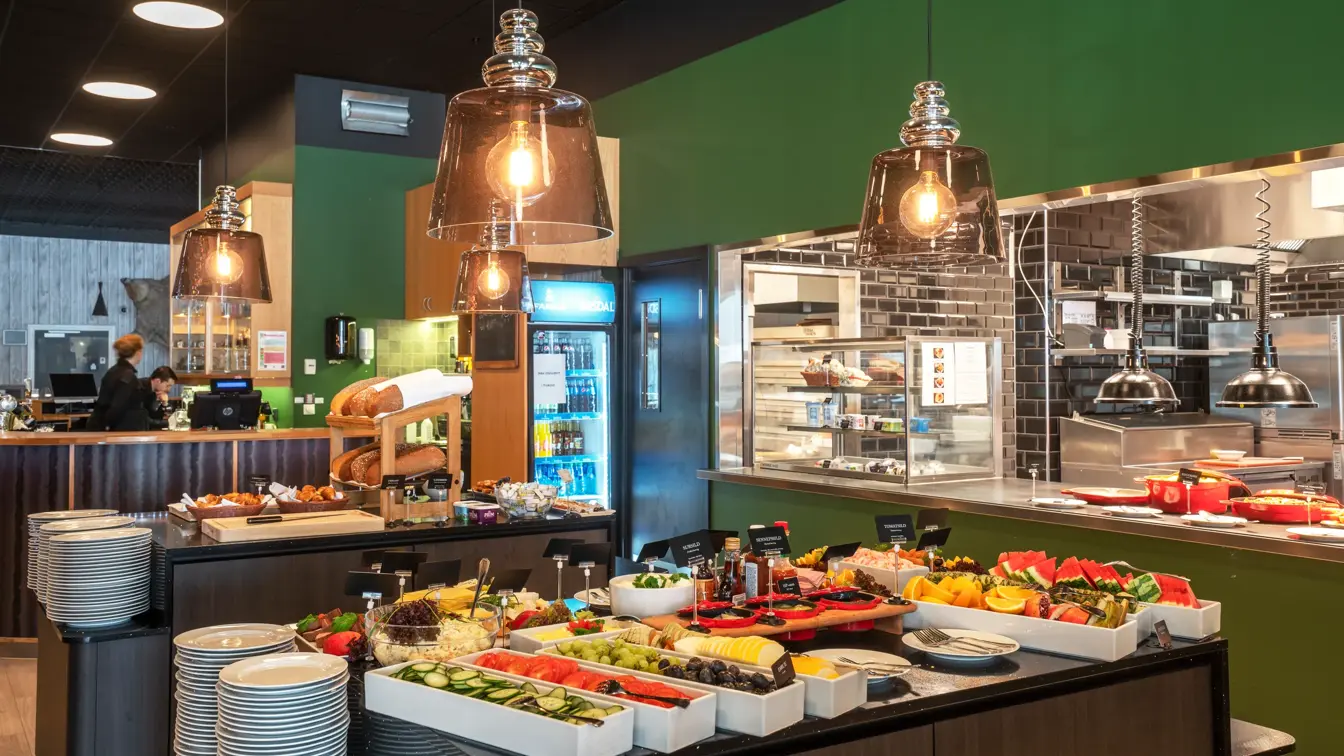 Buffet, kald og varm mat 