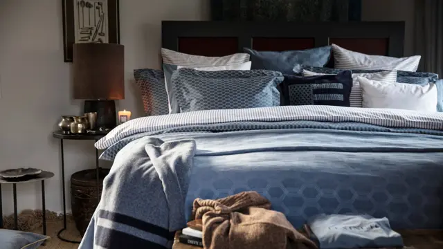 Seng står på et soverom