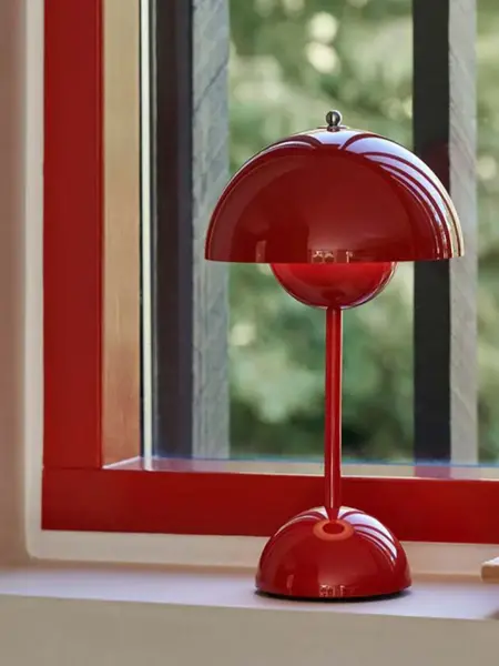 Rød Flowerpot vp9 fra Christiania Belysning 