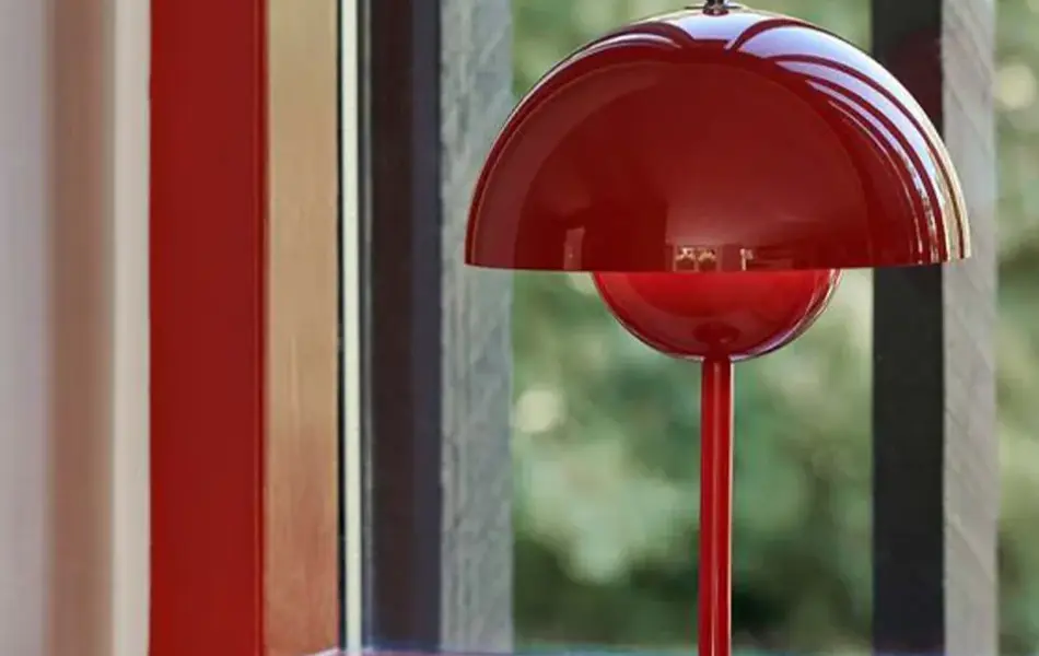 Rød Flowerpot vp9 fra Christiania Belysning 