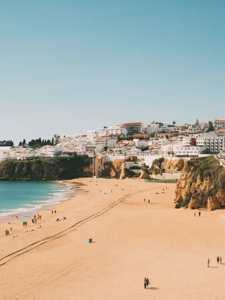 Utsikt over stranden i Algarve