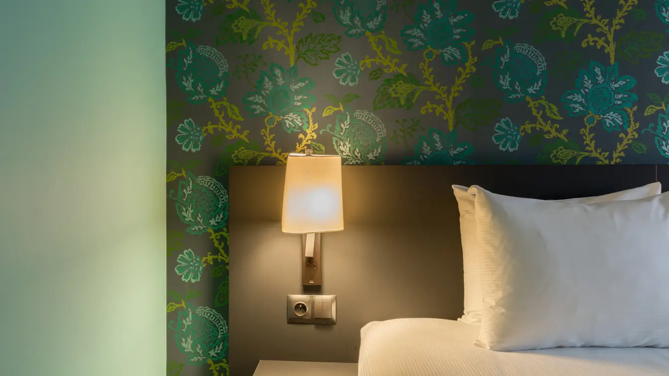 Thon_Brussels_City_Centre_bedroom_cityview