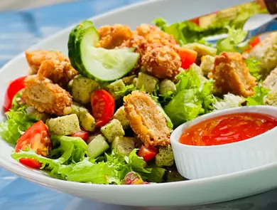 Salat med plantebasert mat