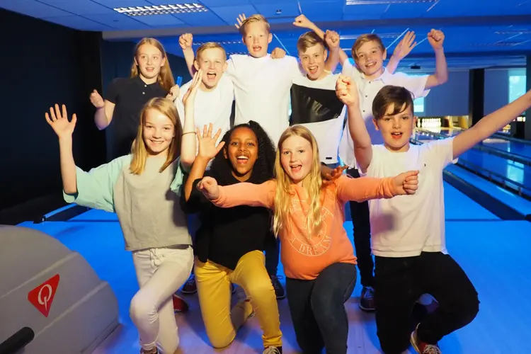 Verdens kuleste skoleavslutning hos Lucky Bowl!