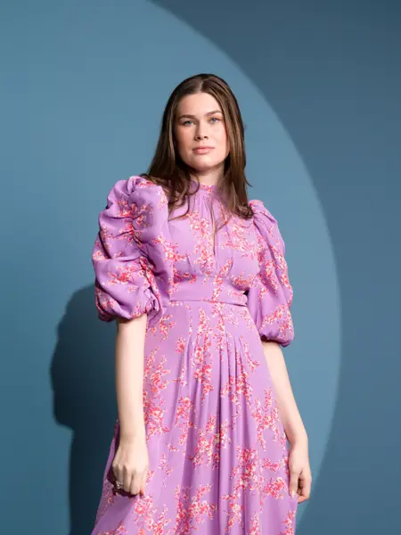 Kjoler mai festligheter og bryllup