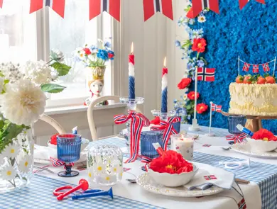 Tildekket bord til 17. mai