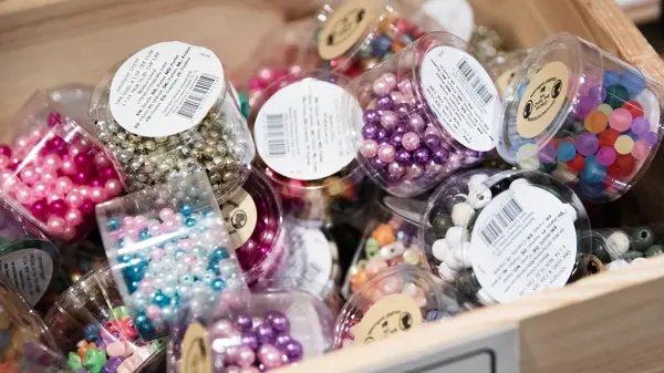Perler i bokser hos Søstrene Grene
