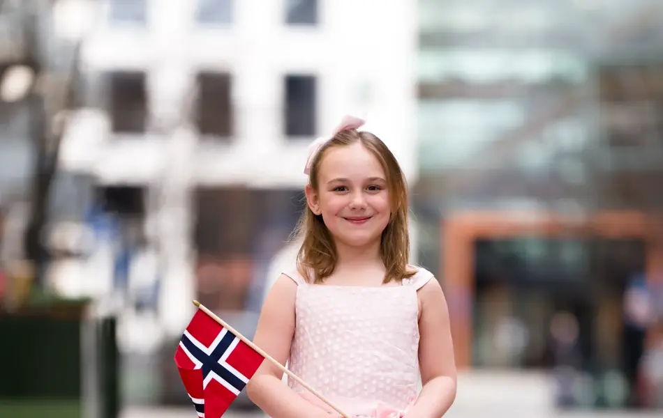 Barnemote 17 mai - inspirerende antrekk til gutt og jente på 17 mai