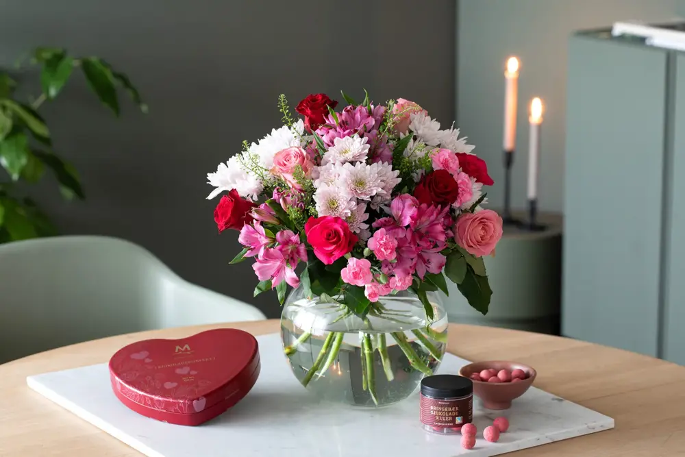 Røde og rosa blomster til morsdag og valentines, fra mester Grønn