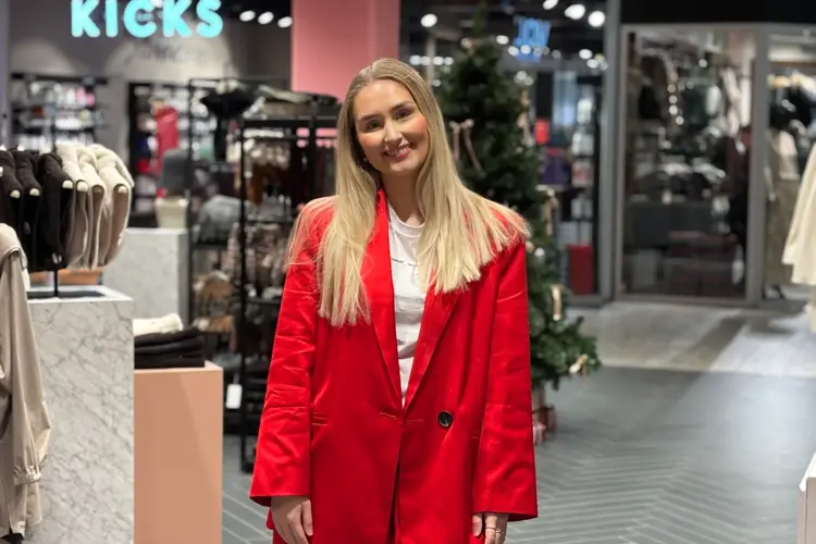 Julesesongen er i gang og på Ski Storsenter er det mange som jobber for at alle våre kunder skal få en god opplevelse. Her er noen av våre dyktige medarbeidere.