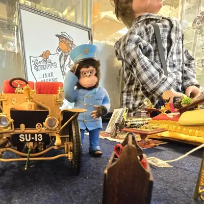 solan og ludvig hos ronalds leketøymuseum på åsane storsenter