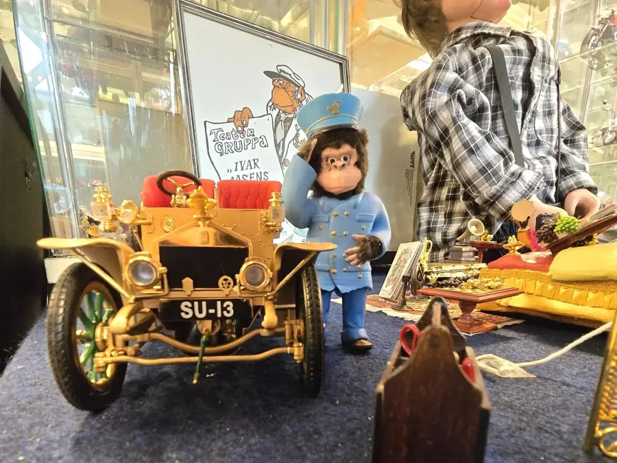 solan og ludvig hos ronalds leketøymuseum på åsane storsenter