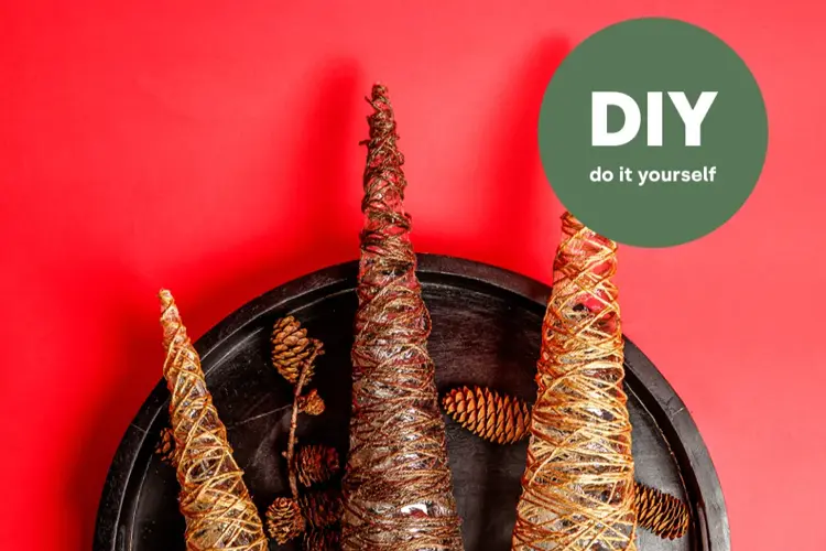 Lag dine egne dekorjuletrær! En enkel DIY-oppskrift som gir julen enda litt mer sjarm.