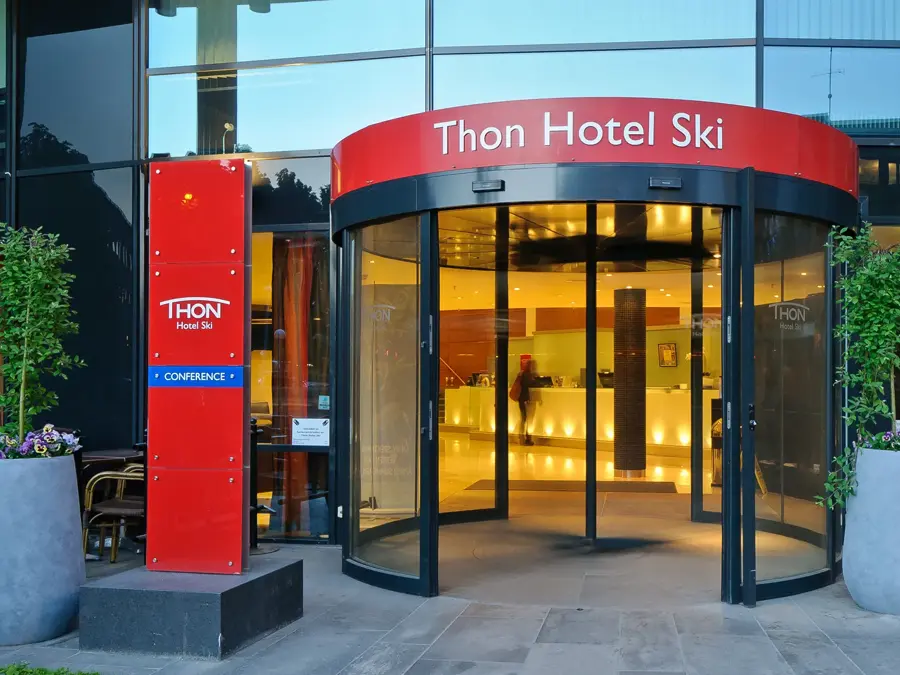 Inngangsparti til Thon Hotel Ski 