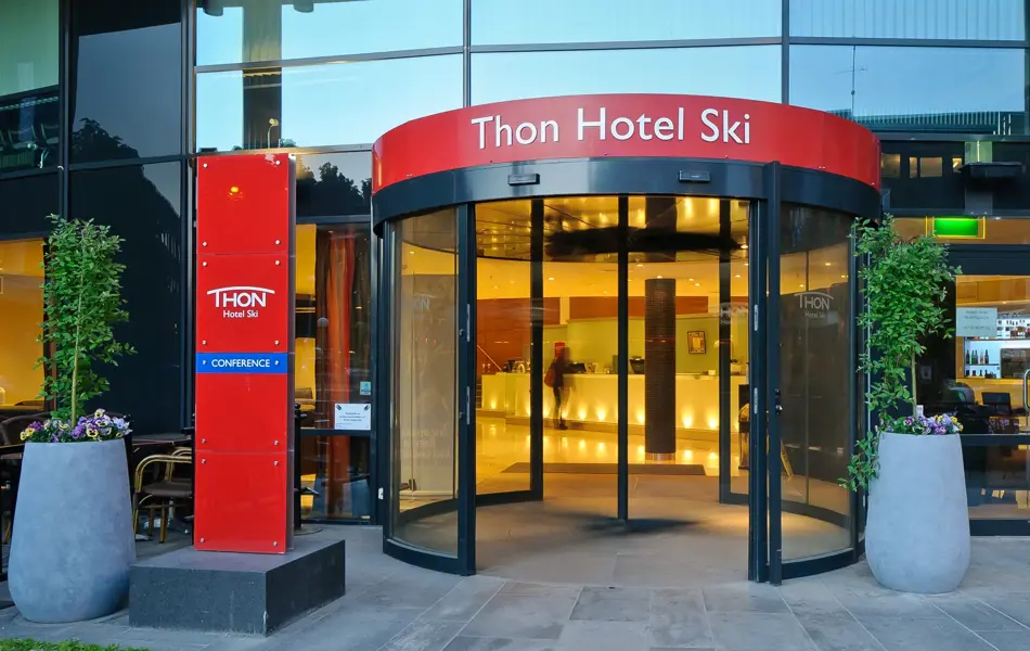 Inngangsparti til Thon Hotel Ski 