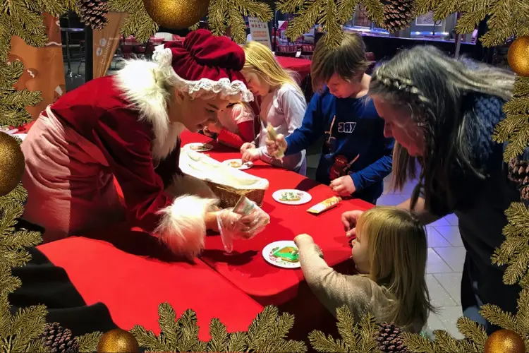 pepparkaksdekorationer Torp köpcentrum 2.jpg