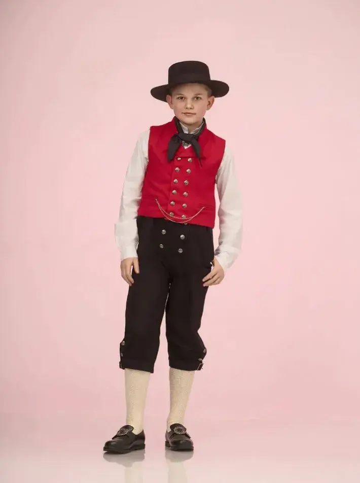 Junior barneklær 17 mai inspirasjon gutt og pike