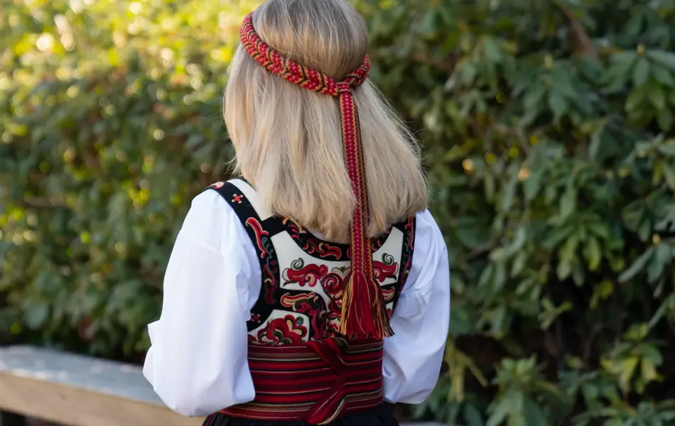 Detaljbilde av ryggen på beltestakken