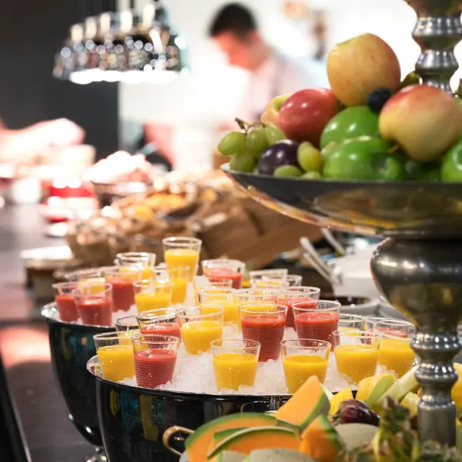 Frukfat og smoothies på frokostbuffet på Thon Hotel Rosenkrantz Oslo