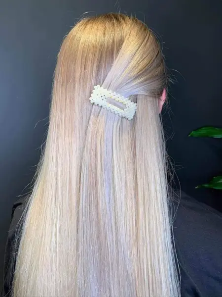 hårspenne hos luggen