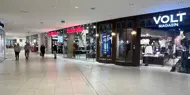 Bildet er fra kjøpesenteret Sørlandssenteret i Kristiandsand. Man ser et utvalg av butikkene på senteret.