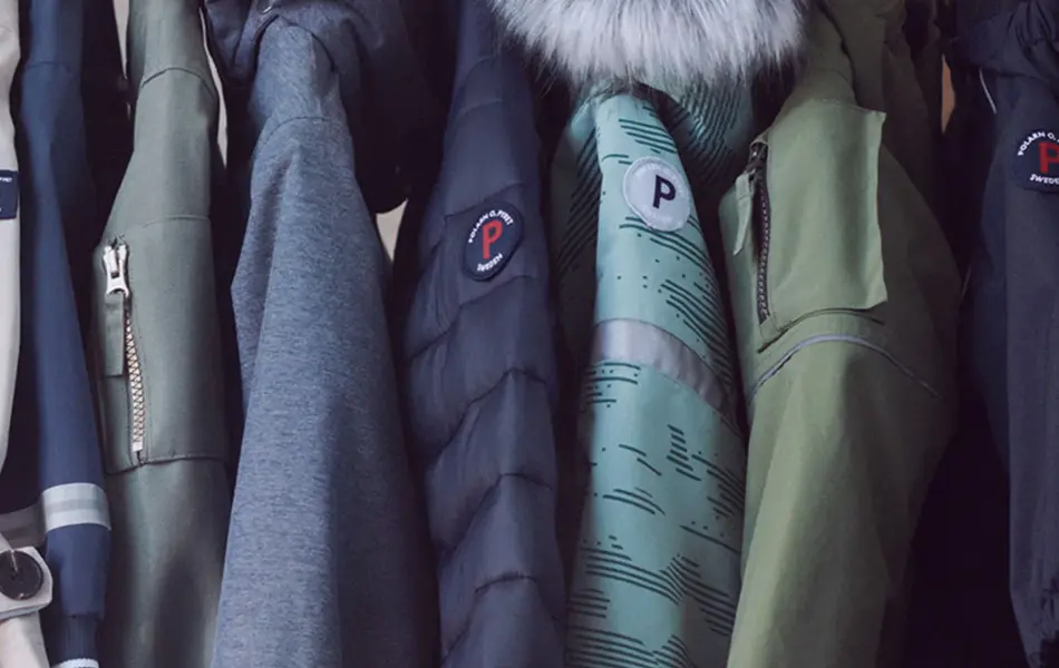 Jakker som henger opp